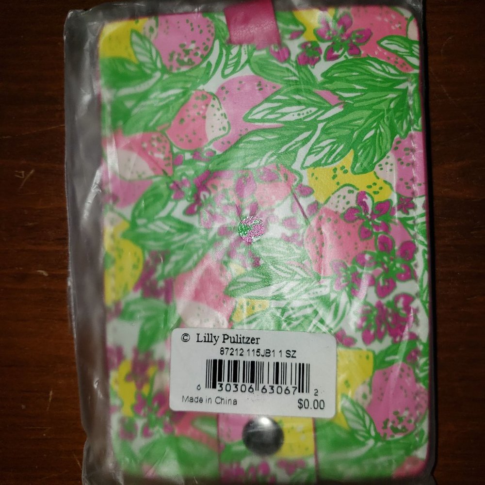 COPY - Lilly Pulitzer Spill The Juice Lemons Lugg… - Picture 3 of 3